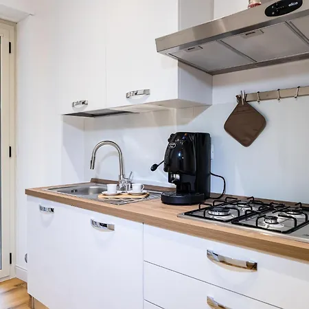 Moderno E Centrale, A 2 Min Dalla Metro B Apartamento